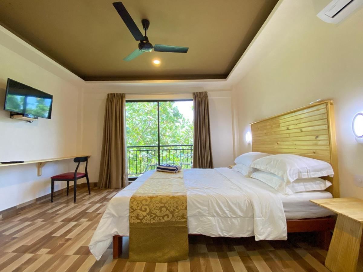 Hotel Paguro Seaview à Bodufolhudhoo Extérieur photo